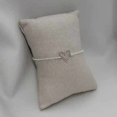 PULSEIRA CORAÇÃO VAZADO RISCADO